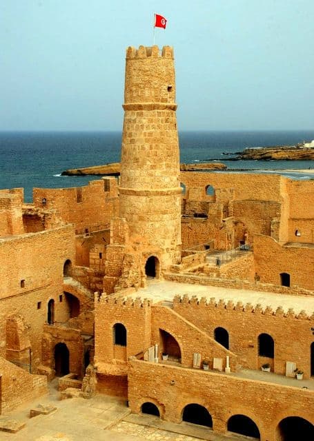 L'amphithéâtre d'El Jem et la splendeur de Monastir